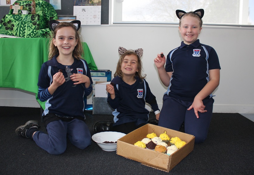 A BIG thank you to Scarlett, Mila and Emily-Rose who, with the help of Orakei's St Joseph's School, raised an incredible $778 for the animals by participating in SPCA's annual Cupcake Day! 